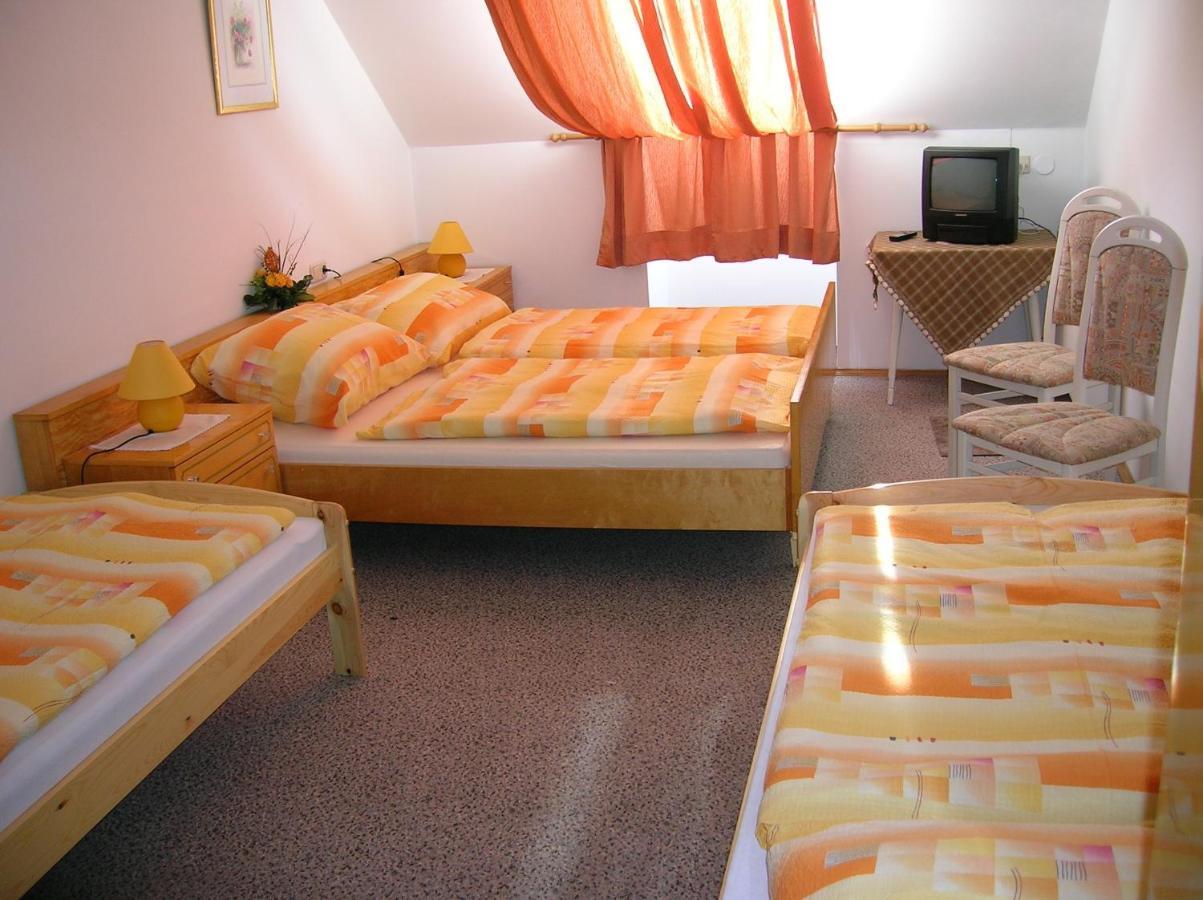 Gasthof Murauerhof Hotell Sankt Peter am Kammersberg Rum bild